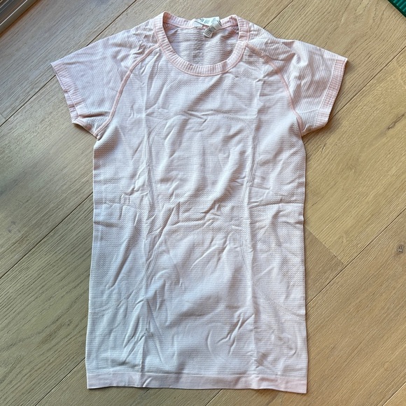 lululemon athletica Tops - lululemon athletica Light Pink Short Sleeve Tee